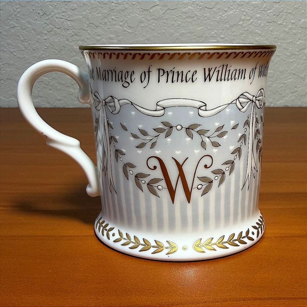 The Royal Collection China Mug Wedding of Prince William & Catherine 22K Gold